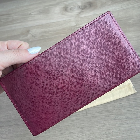 Louis Vuitton 8-Slot Card Wallet - Picture 3 of 10